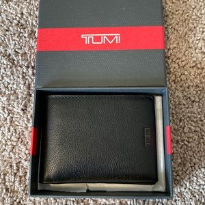 TUMI Nassau SLG Wallet